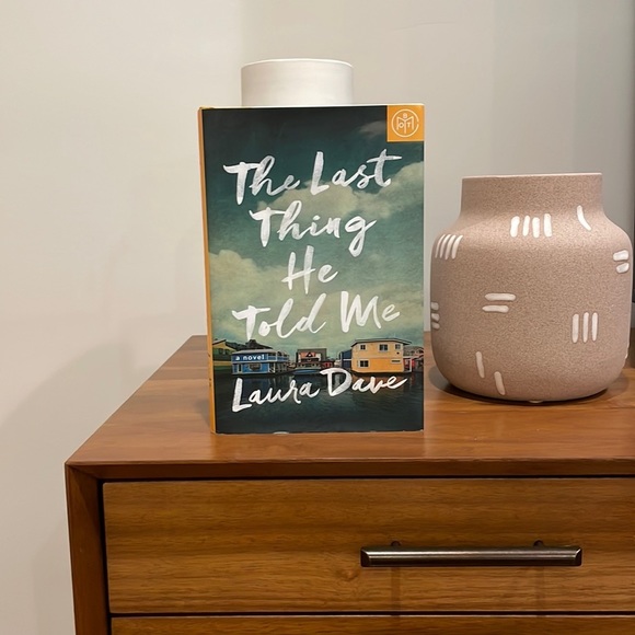 📖 The Last Thing He Told Me - Laura Dave - hardback - Picture 2 of 4
